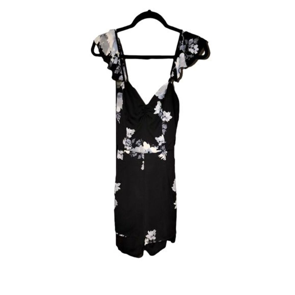 Charlotte Russe Black Floral Tie-Back Romper Size S‎